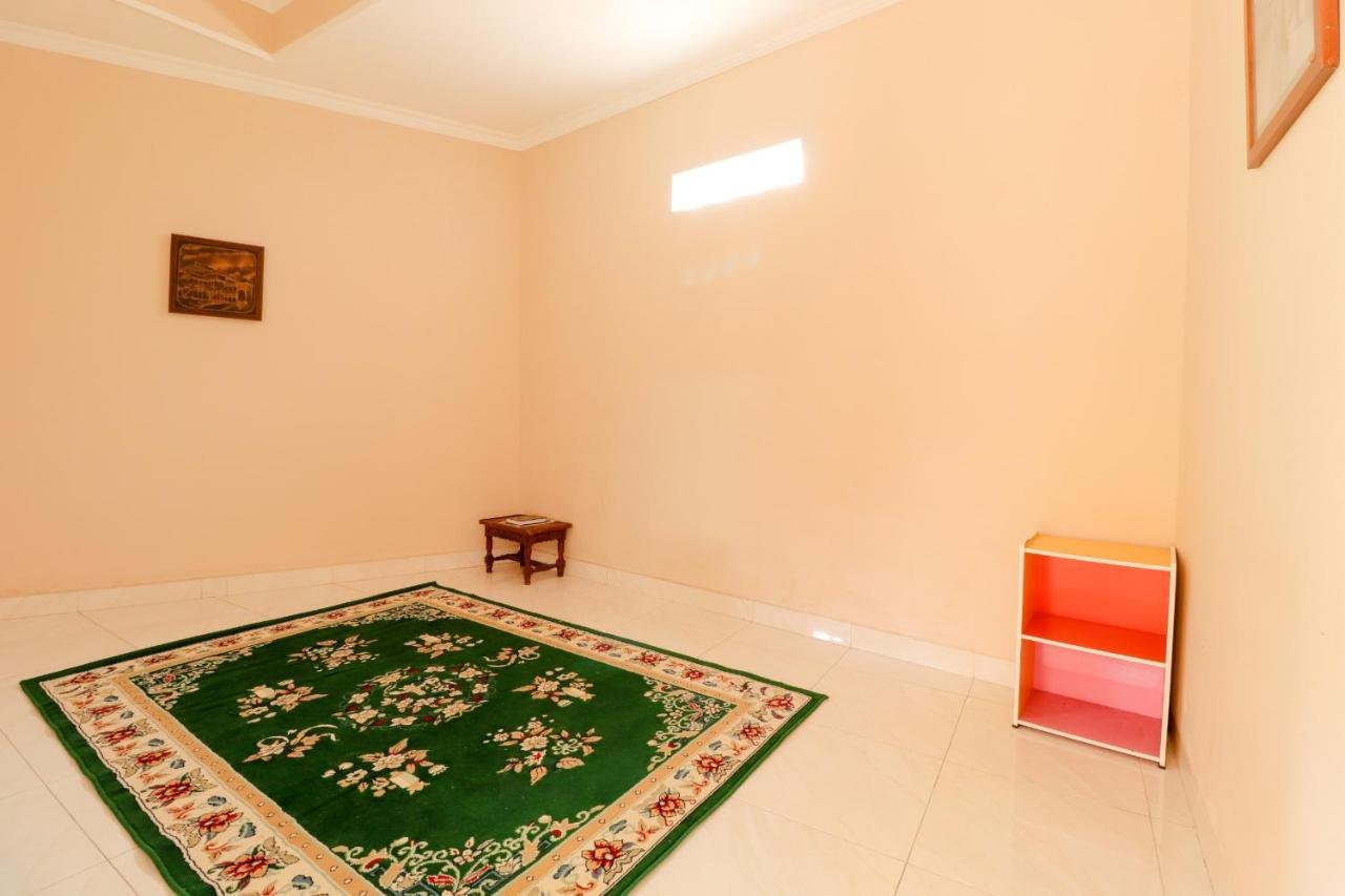 Griya 90Tr Syariah Hotel Ngaglik Ngoại thất bức ảnh